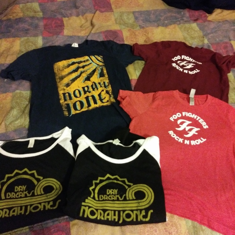 Band shirts nora jones and foo fighter bundle